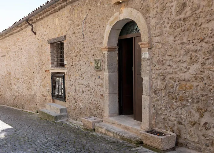 לינה וארוחת בוקר Alarcon Storico *