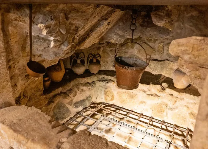 לינה וארוחת בוקר Alarcon Storico *